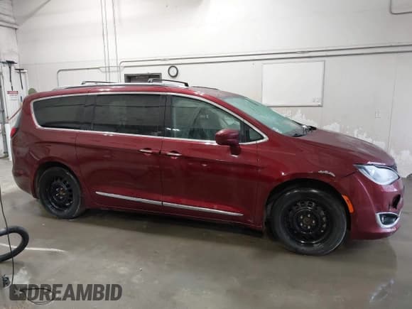 ✅ 2018 Chrysler Pacifica Touring L • VIN: 2C4RC1BG7JR101008 • Лот: 43063971. Опубликован ранее на IAAI с пробегом 124 866 миль. Бесплатный доступ к архиву аукционных продаж из США и подробный отчёт об истории автомобиля на DreamBid. Изображение 13.