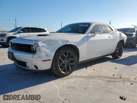 ✅ 2023 Dodge Challenger SXT • VIN: 2C3CDZAG4PH527079 • Lot: 81729005. Wystawiony na Copart z przebiegiem 30 690 mil. Bezpłatny archiwum sprzedaży aukcyjnych z USA i szczegółowy raport historii pojazdu na DreamBid. Zdjęcie 1.