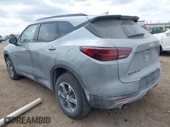 ✅ 2023 Chevrolet Blazer LT • VIN: 3GNKBHR40PS235497 • Lot: 42124586. Wystawiony na IAAI z przebiegiem 20 533 mil. Bezpłatny archiwum sprzedaży aukcyjnych z USA i szczegółowy raport historii pojazdu na DreamBid. Zdjęcie 3.