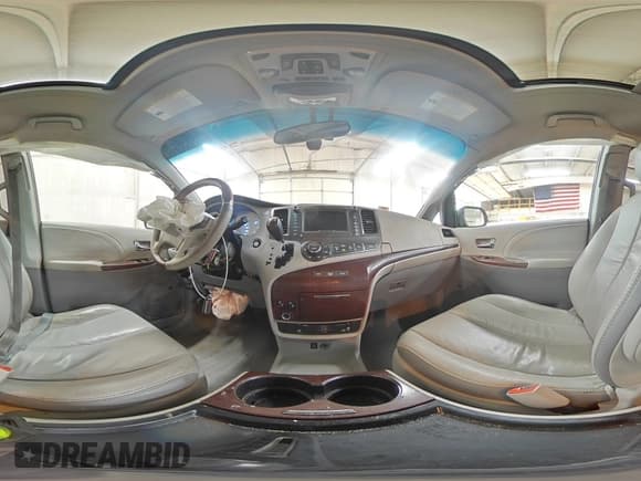 ✅ 2011 Toyota Sienna XLE • VIN: 5TDDK3DC5BS004403 • Лот: 59535185. Опубликован ранее на Copart с пробегом 264 614 миль. Бесплатный доступ к архиву аукционных продаж из США и подробный отчёт об истории автомобиля на DreamBid. Изображение 15.