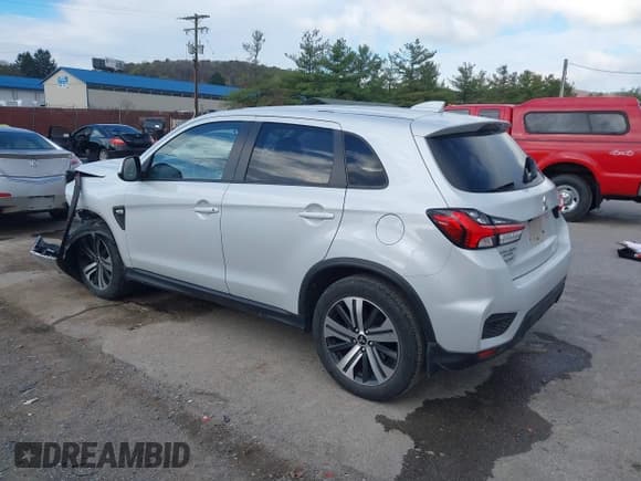 ✅ 2022 Mitsubishi Outlander ES • VIN: JA4APUAUXNU017536 • Lot: 43445057. Listed on IAAI with 39,782 mi. Free auction sales archive from the USA and detailed vehicle history report at DreamBid. Image 3.