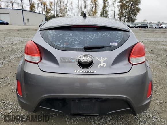 ✅ 2013 Hyundai Veloster w/Gray Int • VIN: KMHTC6AD6DU130643 • Lot: 75777304. Wystawiony na Copart z przebiegiem 107 770 mil. Bezpłatny archiwum sprzedaży aukcyjnych z USA i szczegółowy raport historii pojazdu na DreamBid. Zdjęcie 6.