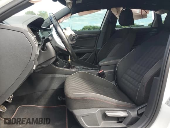 ✅ 2019 Volkswagen Jetta S • VIN: 3VW5T7BU9KM185684 • Lot: 70413995. Listed on Copart with 82,204 mi. Free auction sales archive from the USA and detailed vehicle history report at DreamBid. Image 7.