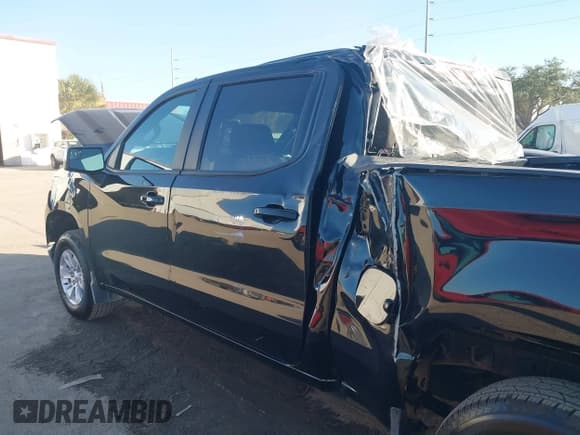 ✅ 2025 Chevrolet Silverado 1500 LT • VIN: 1GCUKDED0SZ120054 • Lot: 43762656. Wystawiony na IAAI z przebiegiem 8 797 mil. Bezpłatny archiwum sprzedaży aukcyjnych z USA i szczegółowy raport historii pojazdu na DreamBid. Zdjęcie 6.