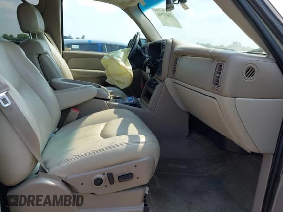 ✅ 2003 Chevrolet Suburban LS • VIN: 3GNFK16Z83G112293 • Лот: 43072944. Опубликован ранее на IAAI с пробегом Не указан. Бесплатный доступ к архиву аукционных продаж из США и подробный отчёт об истории автомобиля на DreamBid. Изображение 5.