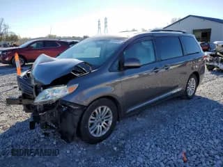✅ 2011 Toyota Sienna XLE • VIN: 5TDYK3DC1BS081786 • Lot: 90446895. Listed on Copart with 211,804 mi. Free auction sales archive from the USA and detailed vehicle history report at DreamBid. Image 1.