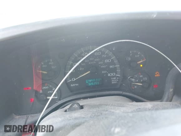 ✅ 2005 Chevrolet Express Cargo • VIN: 1GCGG25V151148606 • Lot: 43766191. Wystawiony na IAAI z przebiegiem 326 269 mil. Bezpłatny archiwum sprzedaży aukcyjnych z USA i szczegółowy raport historii pojazdu na DreamBid. Zdjęcie 7.