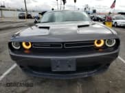 ✅ 2019 Dodge Challenger SXT • VIN: 2C3CDZAGXKH750865 • Lot: 45510743. Wystawiony na Copart z przebiegiem 49 963 mil. Bezpłatny archiwum sprzedaży aukcyjnych z USA i szczegółowy raport historii pojazdu na DreamBid. Zdjęcie 5.