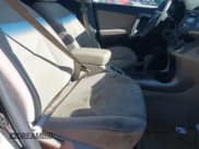 ✅ 2008 Toyota RAV4 • VIN: JTMBD33V286084109 • Lot: 43719400. Wystawiony na IAAI z przebiegiem 193 681 mil. Bezpłatny archiwum sprzedaży aukcyjnych z USA i szczegółowy raport historii pojazdu na DreamBid. Zdjęcie 5.