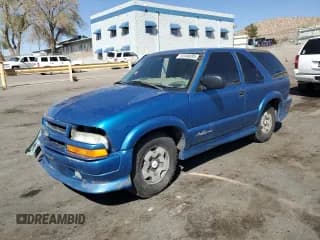 ✅ 2001 Chevrolet Blazer LS • VIN: 1GNCS18WX1K203321 • Лот: 52348695. Опубликован ранее на Copart с пробегом Не указан. Бесплатный доступ к архиву аукционных продаж из США и подробный отчёт об истории автомобиля на DreamBid. Изображение 1.