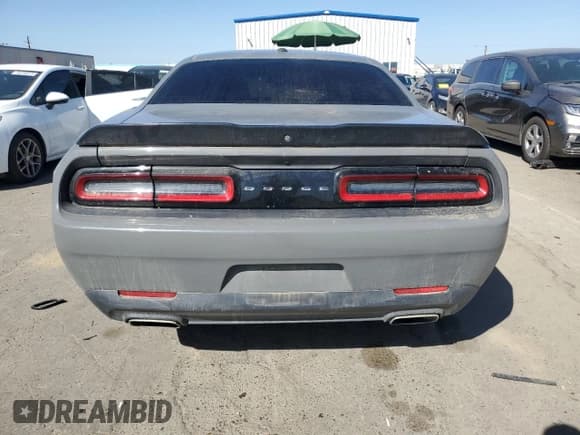✅ 2019 Dodge Challenger SXT • VIN: 2C3CDZAGXKH637336 • Lot: 82371305. Wystawiony na Copart z przebiegiem 82 685 mil. Bezpłatny archiwum sprzedaży aukcyjnych z USA i szczegółowy raport historii pojazdu na DreamBid. Zdjęcie 6.