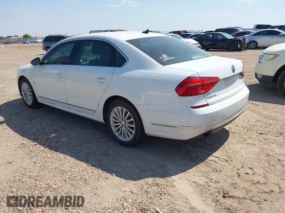 ✅ 2016 Volkswagen Passat SE • VIN: 1VWBS7A37GC059850 • Lot: 42832999. Listed on IAAI with 141,013 mi. Free auction sales archive from the USA and detailed vehicle history report at DreamBid. Image 3.