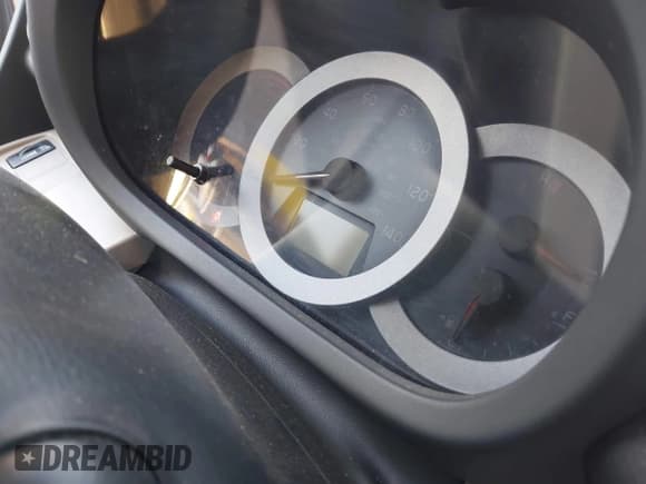 ✅ 2006 Toyota RAV4 • VIN: JTMZD33V866008776 • Lot: 43614224. Wystawiony na IAAI z przebiegiem 177 724 mil. Bezpłatny archiwum sprzedaży aukcyjnych z USA i szczegółowy raport historii pojazdu na DreamBid. Zdjęcie 7.