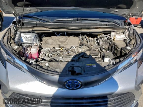 ✅ 2022 Toyota Sienna XLE • VIN: 5TDJRKEC7NS083875 • Lot: 93349815. Listed on Copart with 41,052 mi. Free auction sales archive from the USA and detailed vehicle history report at DreamBid. Image 11.