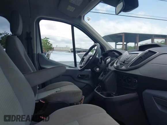 ✅ 2016 Ford Transit XL • VIN: 1FBZX2ZM4GKB10363 • Lot: 43261712. Wystawiony na IAAI z przebiegiem 86 070 mil. Bezpłatny archiwum sprzedaży aukcyjnych z USA i szczegółowy raport historii pojazdu na DreamBid. Zdjęcie 5.