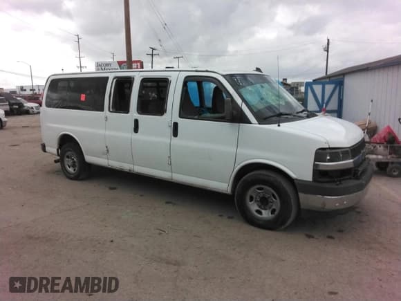✅ 2017 Chevrolet Express Passenger LT • VIN: 1GAZGPFG1H1180376 • Лот: 54597385. Опубликован ранее на Copart с пробегом Не указан. Бесплатный доступ к архиву аукционных продаж из США и подробный отчёт об истории автомобиля на DreamBid. Изображение 4.