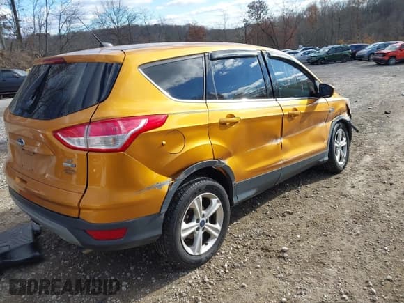✅ 2016 Ford Escape SE • VIN: 1FMCU9GXXGUA05973 • Lot: 43711149. Wystawiony na IAAI z przebiegiem 150 056 mil. Bezpłatny archiwum sprzedaży aukcyjnych z USA i szczegółowy raport historii pojazdu na DreamBid. Zdjęcie 4.