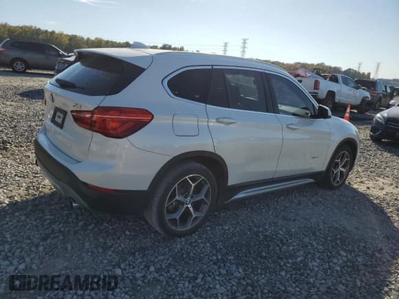 ✅ 2017 BMW X1 xDrive28i • VIN: WBXHT3C38H5F84136 • Lot: 91454985. Wystawiony na Copart z przebiegiem 173 331 mil. Bezpłatny archiwum sprzedaży aukcyjnych z USA i szczegółowy raport historii pojazdu na DreamBid. Zdjęcie 3.