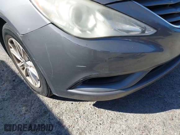 ✅ 2011 Hyundai Sonata GLS • VIN: 5NPEB4AC9BH228889 • Lot: 43284088. Listed on IAAI with 218,415 mi. Free auction sales archive from the USA and detailed vehicle history report at DreamBid. Image 6.