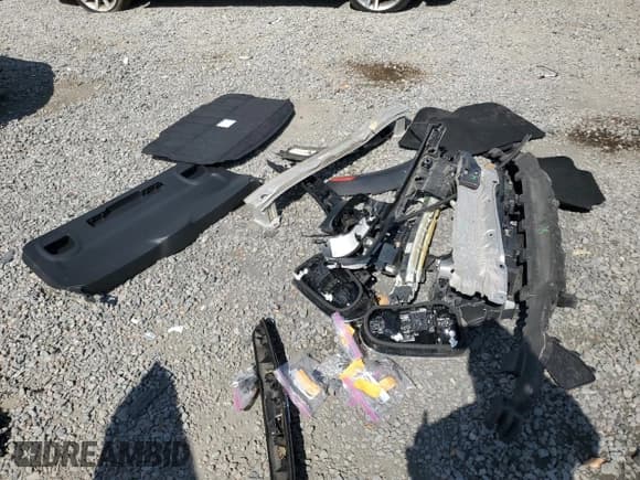 ✅ 2017 MINI Countryman Cooper • VIN: WMZYS7C34H3E06761 • Lot: 82686545. Listed on Copart with 101,216 mi. Free auction sales archive from the USA and detailed vehicle history report at DreamBid. Image 12.