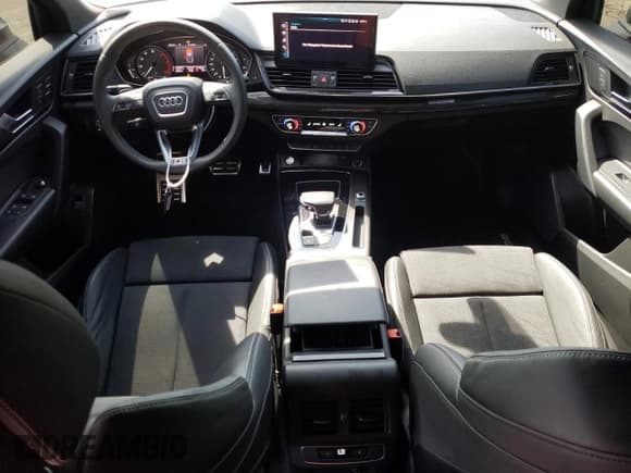 ✅ 2022 Audi SQ5 Premium • VIN: WA1A4AFY3N2043006 • Лот: 49631834. Опубликован ранее на Copart с пробегом 27 201 миль. Бесплатный доступ к архиву аукционных продаж из США и подробный отчёт об истории автомобиля на DreamBid. Изображение 8.