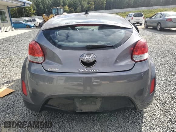✅ 2015 Hyundai Veloster • VIN: KMHTC6AD2FU239099 • Lot: 76230434. Wystawiony na Copart z przebiegiem 142 439 mil. Bezpłatny archiwum sprzedaży aukcyjnych z USA i szczegółowy raport historii pojazdu na DreamBid. Zdjęcie 6.