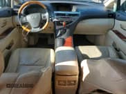 ✅ 2010 Lexus RX 350 • VIN: 2T2ZK1BA7AC011870 • Lot: 62019915. Wystawiony na Copart z przebiegiem 211 173 mil. Bezpłatny archiwum sprzedaży aukcyjnych z USA i szczegółowy raport historii pojazdu na DreamBid. Zdjęcie 8.