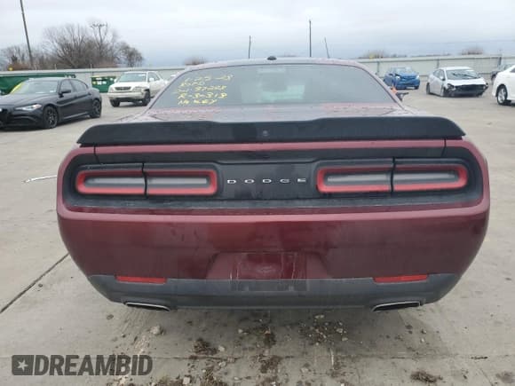 ✅ 2019 Dodge Challenger SXT • VIN: 2C3CDZAG1KH503721 • Lot: 39161073. Wystawiony na Copart z przebiegiem 101 819 mil. Bezpłatny archiwum sprzedaży aukcyjnych z USA i szczegółowy raport historii pojazdu na DreamBid. Zdjęcie 6.