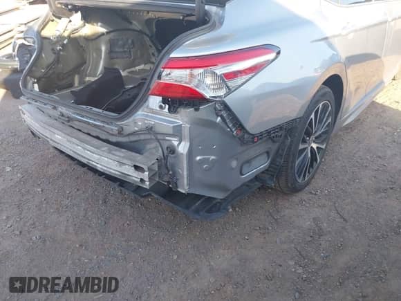 2020 Toyota Camry Hybrid SE z VIN 4T1G31AK9LU544839, wystawiony jako IAAI lot #42515791 z przebiegiem 53 023 mil mil oraz . Historia ofert i sprzedaży dostępna na DreamBid. Obrazek 17.