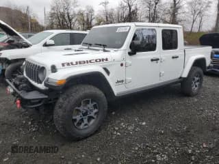 ✅ 2024 Jeep Gladiator Rubicon • VIN: 1C6JJTBG8RL105059 • Lot: 92374745. Wystawiony na Copart z przebiegiem Nie podano. Bezpłatny archiwum sprzedaży aukcyjnych z USA i szczegółowy raport historii pojazdu na DreamBid. Zdjęcie 1.