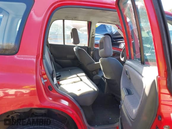 ✅ 2002 Chevrolet Tracker • VIN: 2CNBE13C326917199 • Лот: 43834641. Опубликован ранее на IAAI с пробегом 113 973 миль. Бесплатный доступ к архиву аукционных продаж из США и подробный отчёт об истории автомобиля на DreamBid. Изображение 8.