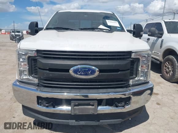 ✅ 2019 Ford F-250 XL • VIN: 1FT7W2BT4KEF78866 • Lot: 43004304. Wystawiony na IAAI z przebiegiem 218 049 mil. Bezpłatny archiwum sprzedaży aukcyjnych z USA i szczegółowy raport historii pojazdu na DreamBid. Zdjęcie 12.
