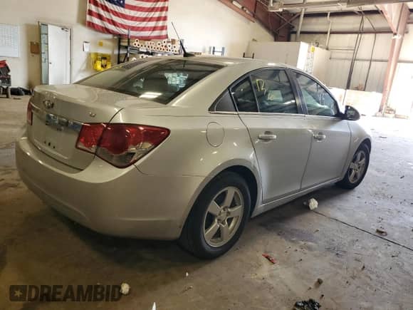2014 Chevrolet Cruze 1LT with VIN 1G1PC5SB2E7457210, listed as a Copart auction lot 82229475 with Not provided miles and Clean title. Bid and sale history available at DreamBid. Image 3.