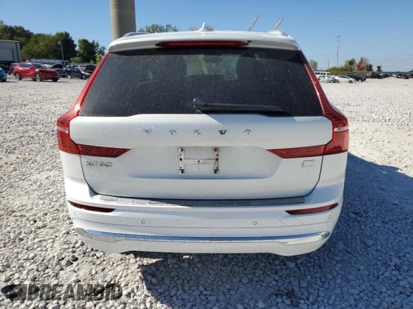 ✅ 2022 Volvo XC60 Inscription • VIN: YV4H60DL0N1059277 • Lot: 73740644. Wystawiony na Copart z przebiegiem Nie podano. Bezpłatny archiwum sprzedaży aukcyjnych z USA i szczegółowy raport historii pojazdu na DreamBid. Zdjęcie 6.