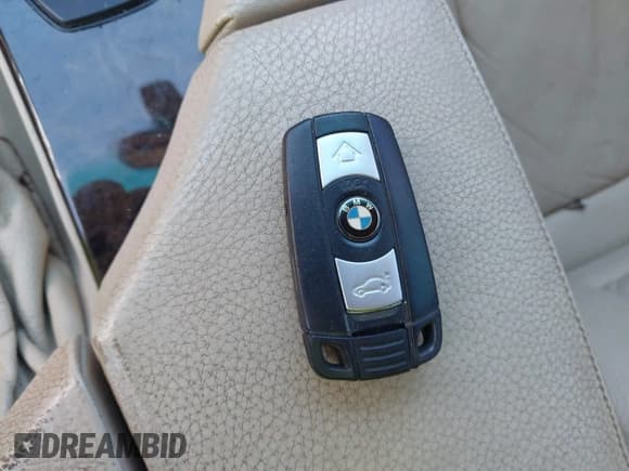 ✅ 2008 BMW 5 Series 528i • VIN: WBANU53528CT17459 • Lot: 43456967. Listed on IAAI with 257,261 mi. Free auction sales archive from the USA and detailed vehicle history report at DreamBid. Image 11.