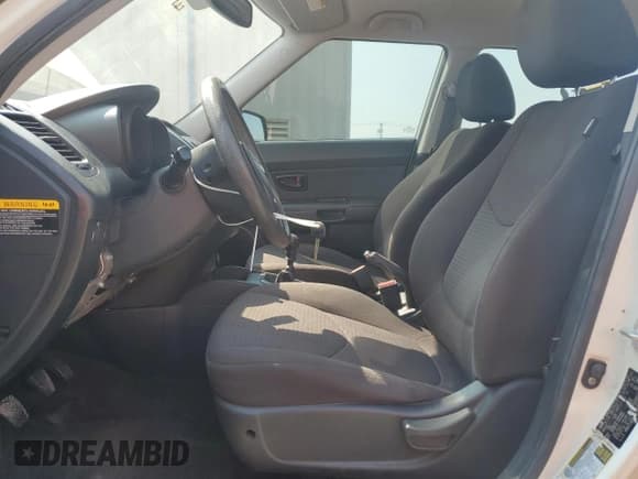 ✅ 2013 Kia Soul • VIN: KNDJT2A56D7528835 • Лот: 71415725. Опубликован ранее на Copart с пробегом 180 344 миль. Бесплатный доступ к архиву аукционных продаж из США и подробный отчёт об истории автомобиля на DreamBid. Изображение 7.