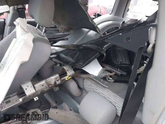 ✅ 2005 Subaru Forester XS • VIN: JF1SG65675H736081 • Lot: 43834889. Listed on IAAI with Not provided. Free auction sales archive from the USA and detailed vehicle history report at DreamBid. Image 16.