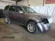 2010 Mercury Mariner Premier с VIN 4M2CN9H72AKJ30043, выставлен на аукционе Copart как лот 71597515 с пробегом 181 857 миль миль и Списание • Salvage title. История ставок и продаж доступна на DreamBid. Изображение 4.