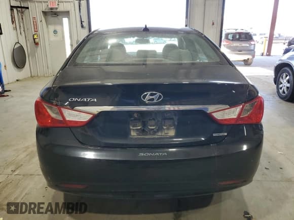 ✅ 2013 Hyundai Sonata SE • VIN: 5NPEC4AC2DH724102 • Lot: 90995505. Listed on Copart with 157,109 mi. Free auction sales archive from the USA and detailed vehicle history report at DreamBid. Image 6.