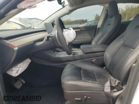 ✅ 2022 Tesla Model Y Long Range • VIN: 7SAYGDEE0NF532502 • Lot: 54683555. Wystawiony na Copart z przebiegiem 44 359 mil. Bezpłatny archiwum sprzedaży aukcyjnych z USA i szczegółowy raport historii pojazdu na DreamBid. Zdjęcie 7.