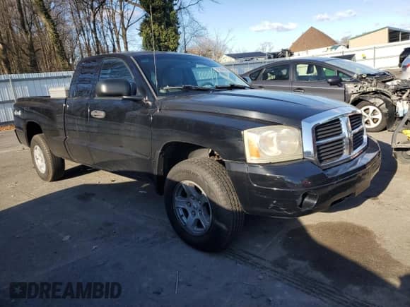 ✅ 2006 Dodge Dakota SLT • VIN: 1D7HW42K46S524262 • Лот: 82985654. Размещён на Copart с пробегом 124 170 миль миль. Получите бесплатный доступ к архиву аукционных продаж из США и посмотрите подробный отчёт об истории автомобиля на DreamBid. Изображение 4.