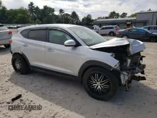 2019 Hyundai Tucson SE с VIN KM8J23A48KU928096, выставлен на аукционе Copart как лот 71921215 с пробегом 54 422 миль миль и Списание • Salvage title. История ставок и продаж доступна на DreamBid. Изображение 4.