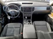 ✅ 2018 Volkswagen Atlas SE • VIN: 1V2CR2CA1JC571871 • Lot: 96149725. Listed on Copart with 90,563 mi. Free auction sales archive from the USA and detailed vehicle history report at DreamBid. Image 8.