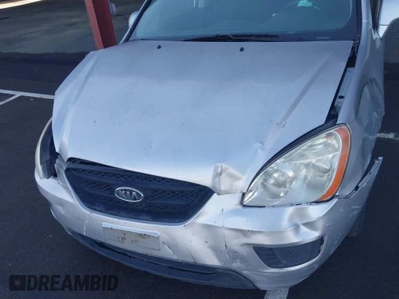 ✅ 2009 Kia Rondo LX • VIN: KNAFG528897261500 • Lot: 43739623. Wystawiony na IAAI z przebiegiem 221 385 mil. Bezpłatny archiwum sprzedaży aukcyjnych z USA i szczegółowy raport historii pojazdu na DreamBid. Zdjęcie 12.