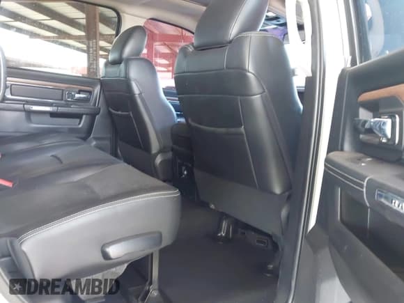 ✅ 2016 Ram 2500 Laramie • VIN: 3C6UR5NL3GG166601 • Lot: 42986350. Listed on IAAI with 91,150 mi. Free auction sales archive from the USA and detailed vehicle history report at DreamBid. Image 8.