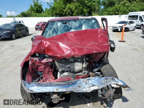 ✅ 2004 Chevrolet Colorado 1SE LS Z71 • VIN: 1GCDT136748104202 • Лот: 61597205. Опубликован ранее на Copart с пробегом Не указан. Бесплатный доступ к архиву аукционных продаж из США и подробный отчёт об истории автомобиля на DreamBid. Изображение 5.