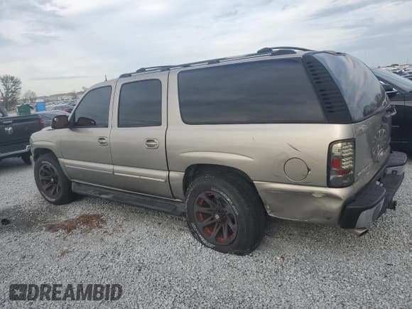 ✅ 2003 Chevrolet Suburban LT • VIN: 3GNEC16Z83G104249 • Лот: 41979805. Опубликован ранее на Copart с пробегом Не указан. Бесплатный доступ к архиву аукционных продаж из США и подробный отчёт об истории автомобиля на DreamBid. Изображение 2.
