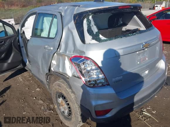 2017 Chevrolet Trax LS with VIN 3GNCJKSB3HL285223, listed as a IAAI auction lot 43379972 with 74,798 mi miles and . Bid and sale history available at DreamBid. Image 6.