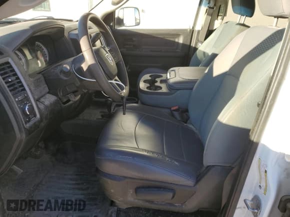 ✅ 2018 Ram 3500 Tradesman • VIN: 3C63R3GL6JG407751 • Lot: 91073335. Wystawiony na Copart z przebiegiem 130 917 mil. Bezpłatny archiwum sprzedaży aukcyjnych z USA i szczegółowy raport historii pojazdu na DreamBid. Zdjęcie 7.