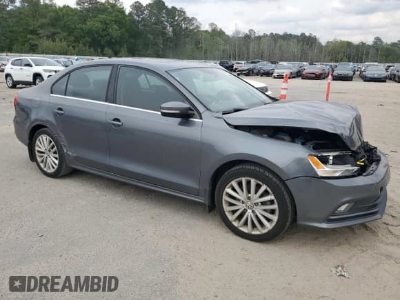 ✅ 2015 Volkswagen Jetta SE • VIN: 3VWD07AJ4FM342331 • Лот: 52896515. Опубликован ранее на Copart с пробегом 117 545 миль. Бесплатный доступ к архиву аукционных продаж из США и подробный отчёт об истории автомобиля на DreamBid. Изображение 4.